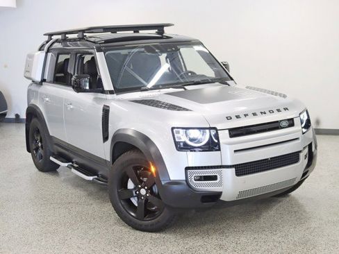 Used 2020 Land Rover Defender 110 First Edition image 5