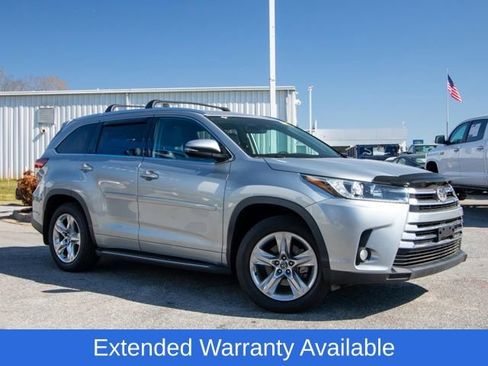 Used 2018 Toyota Highlander Limited image 3