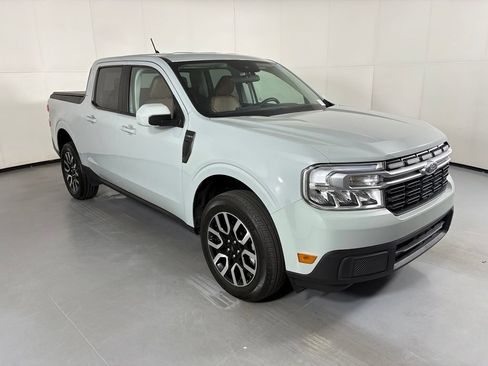 Used 2023 Ford Maverick Lariat w/ Lariat Luxury Package FWD image 2