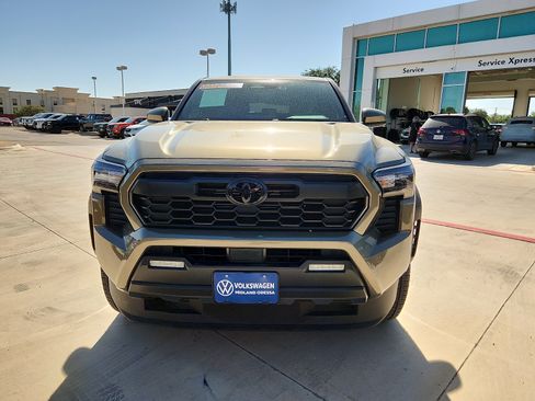 Used 2024 Toyota Tacoma TRD Off-Road AWD/4WD image 2