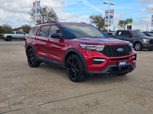 Used 2022 Ford Explorer ST image 3