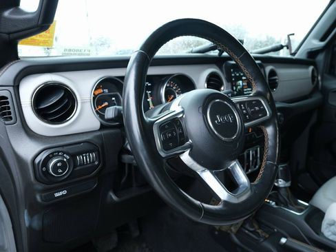 Used 2022 Jeep Gladiator Overland image 7