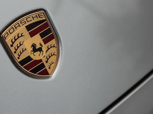 Used 2024 Porsche 911 Carrera w/ Premium Package image 37