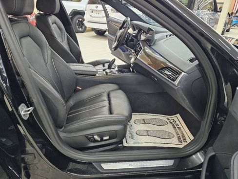 Used 2018 BMW 530e image 22