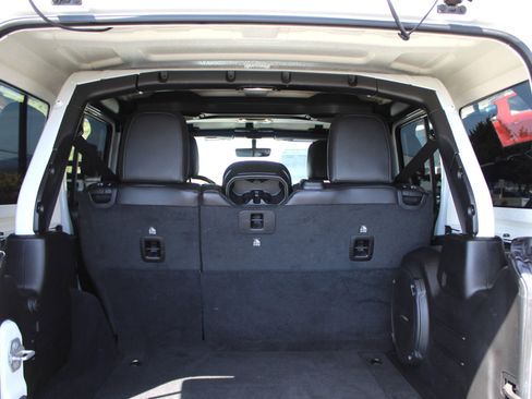 Used 2021 Jeep Wrangler Unlimited Sahara w/ Uconnect 4C Nav & Sound Group AWD/4WD image 23