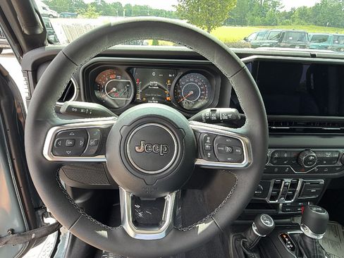 New 2026 Jeep Wrangler Unlimited Sahara AWD/4WD image 22