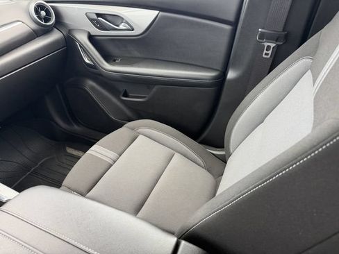 Used 2024 Chevrolet Blazer LT w/ Convenience Package FWD image 16