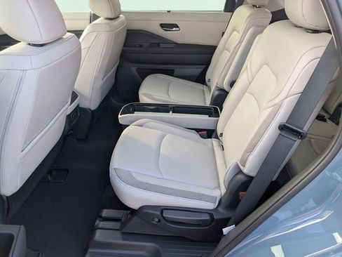 New 2026 Nissan Pathfinder SL FWD image 26