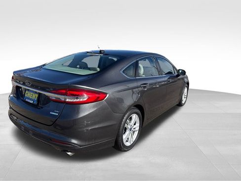 Used 2018 Ford Fusion SE image 6
