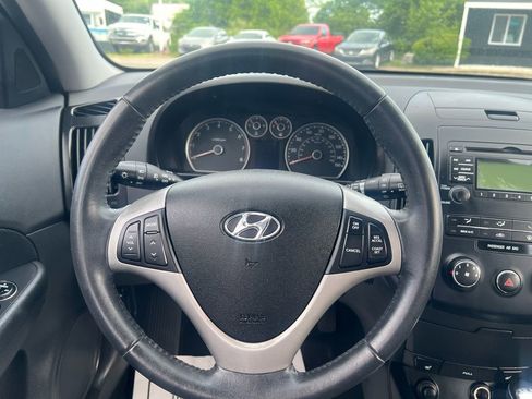 Used 2011 Hyundai Elantra FWD image 9