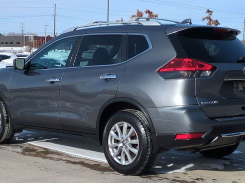 Used 2017 Nissan Rogue SV w/ Sun & Sound Touring Package image 3