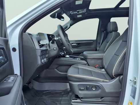 New 2026 Chevrolet Tahoe Premier w/ Sun And Tow Package AWD/4WD image 17