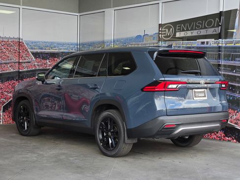 Certified 2026 Toyota Grand Highlander Platinum image 6