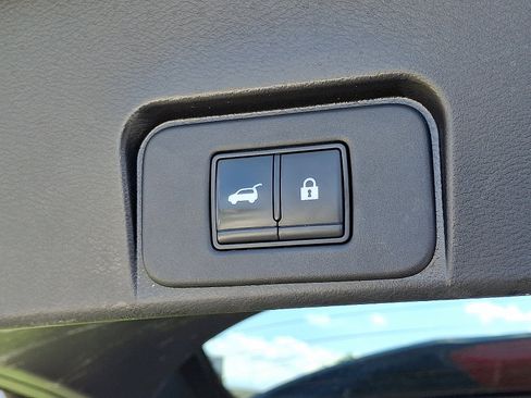 Certified 2022 Nissan Rogue SL w/ SL Premium Package image 30