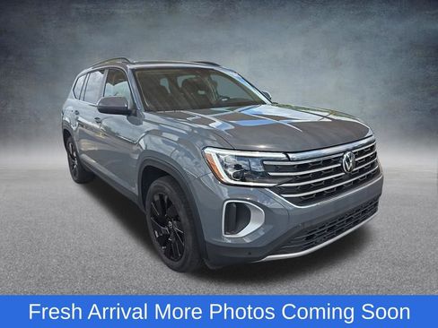 Used 2025 Volkswagen Atlas SE FWD image 4