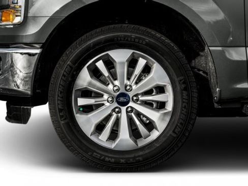 Used 2017 Ford F150 XLT w/ Equipment Group 302A Luxury image 13