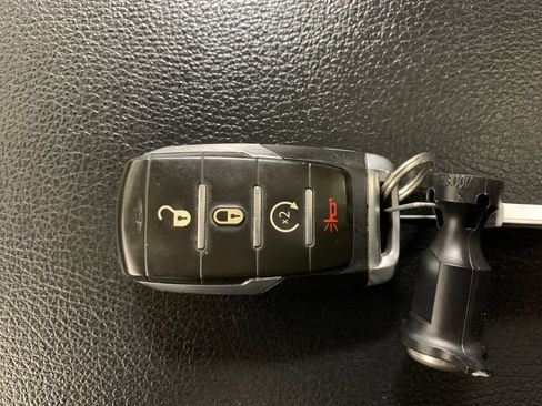 Used 2021 RAM 1500 Big Horn AWD/4WD image 16