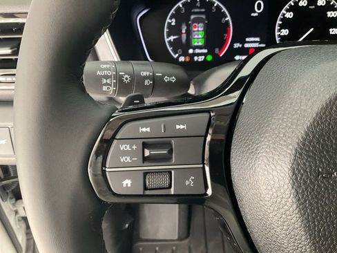 New 2025 Honda Pilot EX-L image 10