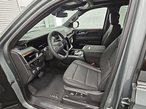 New 2025 GMC Yukon XL Denali w/ Sun & Power Step Package image 10