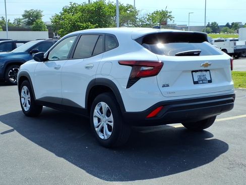 Used 2024 Chevrolet Trax LS FWD image 5