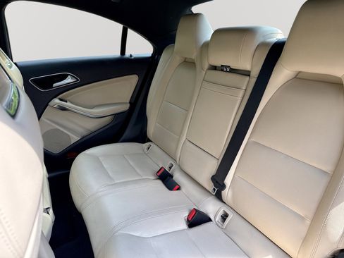 Used 2018 Mercedes-Benz CLA 250 4MATIC image 27