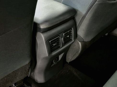 Used 2025 Toyota RAV4 LE AWD/4WD image 28