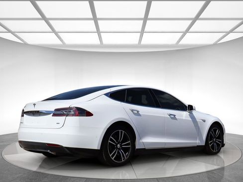 Used 2015 Tesla Model S 85 RWD image 8