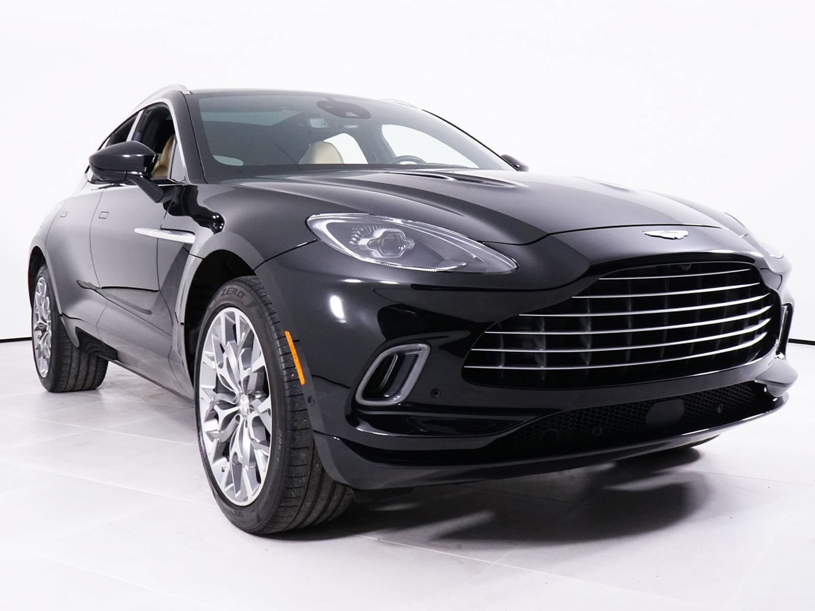 Used 2023 Aston Martin DBX AWD/4WD image 17