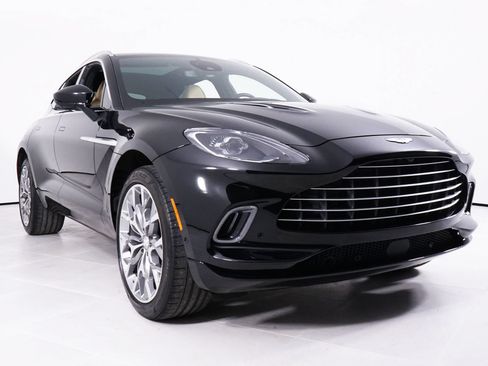 Used 2023 Aston Martin DBX AWD/4WD image 17