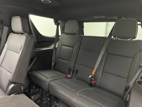 Used 2024 GMC Yukon SLT w/ SLT Luxury Package AWD/4WD image 41