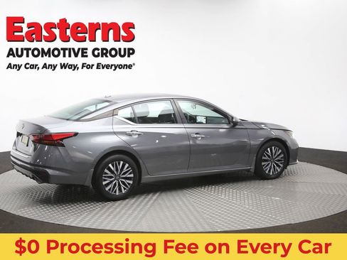 Used 2023 Nissan Altima 2.5 SV w/ SV Premium Package FWD image 42