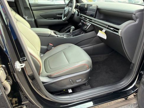 Certified 2025 Hyundai Santa Cruz Limited AWD/4WD image 13