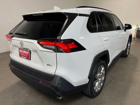 Used 2019 Toyota RAV4 XLE Premium w/ Cold Weather Package FWD image 3
