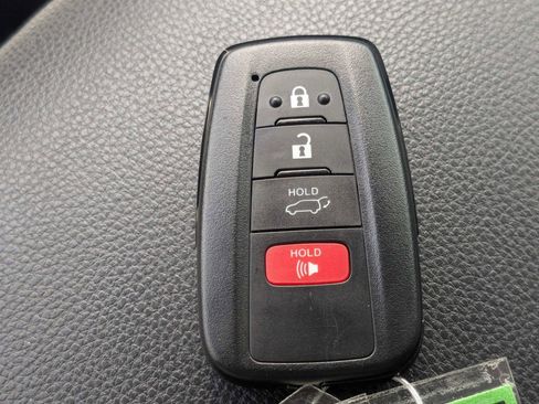 Used 2025 Toyota RAV4 XLE w/ Convenience Package FWD image 38
