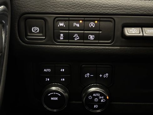 Used 2023 GMC Yukon XL Denali AWD/4WD image 53