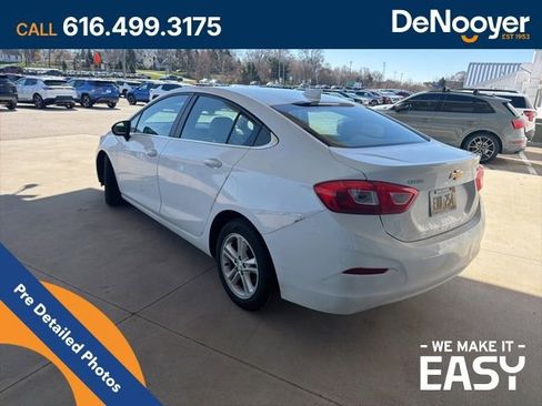 Used 2017 Chevrolet Cruze LT w/ Convenience Package image 3