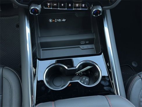 New 2026 Chevrolet Suburban RST image 14