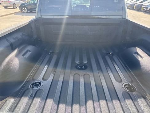 New 2026 RAM 2500 Laramie AWD/4WD image 9