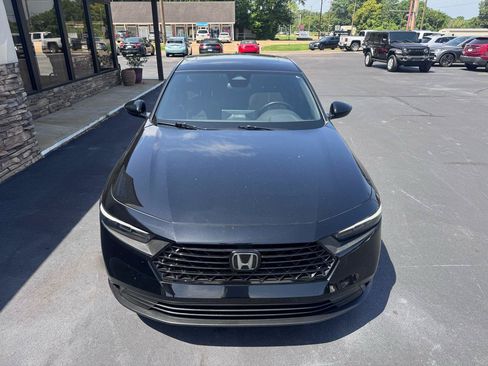 Used 2023 Honda Accord Sport image 9