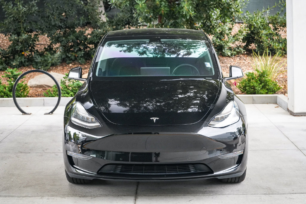 Used 2021 Tesla Model Y Long Range AWD/4WD image 2