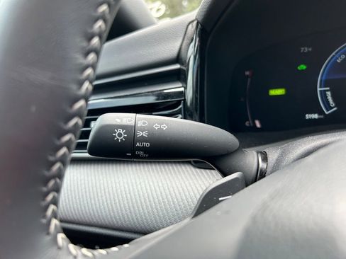 Certified 2025 Toyota Camry SE image 21