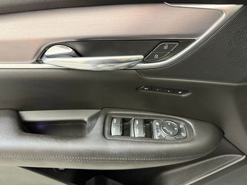 Used 2019 Cadillac XT5 Luxury w/ LPO, Black Ice Package image 13