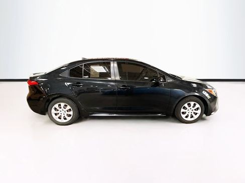 Used 2020 Toyota Corolla LE FWD image 5
