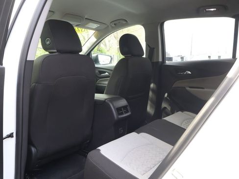 Used 2024 Chevrolet Equinox LS w/ LS Convenience Package image 44