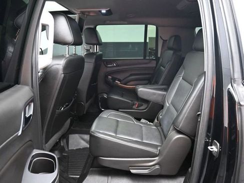 Used 2020 Chevrolet Suburban Premier AWD/4WD image 16