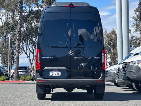 Used 2024 Mercedes-Benz Sprinter 2500 image 5