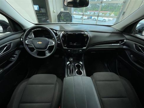 Used 2020 Chevrolet Traverse LS image 18