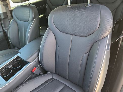 Used 2024 Hyundai Palisade SEL w/ Premium Package FWD image 16