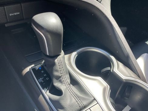 Used 2022 Toyota Camry XLE image 7