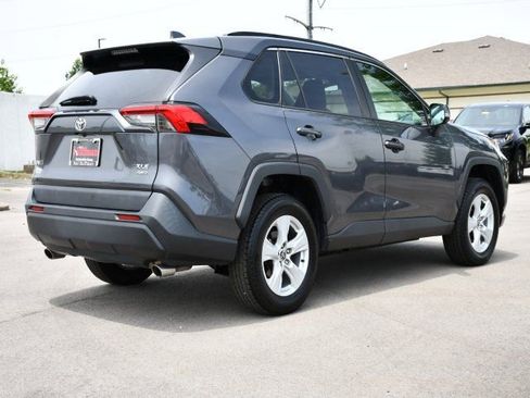 Used 2021 Toyota RAV4 XLE AWD/4WD image 7